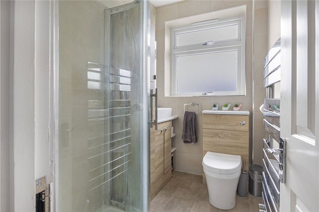 2, Barnesdale Crescent, Kent photo 4