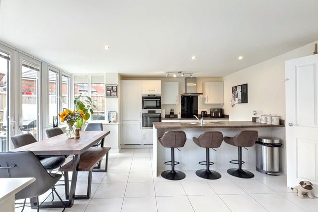 14 Emmerson Avenue, Coalville photo 3