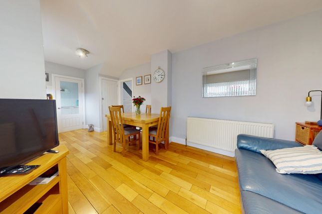 3 Thornholme Avenue, South Shields, Tyne and Wear photo 4