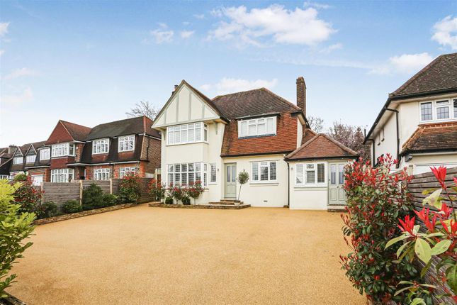 Thumbnail Detached house for sale in Buckles Way, Banstead