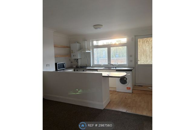 A The Broadway, Darkes Lane, Potters Bar photo 2