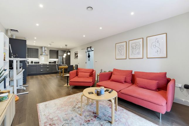 Flat 29 Landmark Court, 30 Queens Road, WEYBRIDGE photo 2