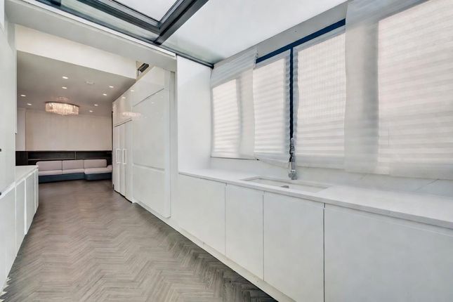 2A, Belton Road, London photo 4