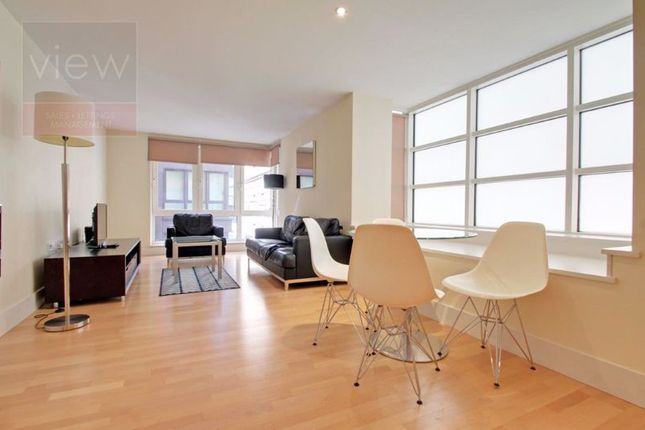 Flat to rent in High Timber Street, London