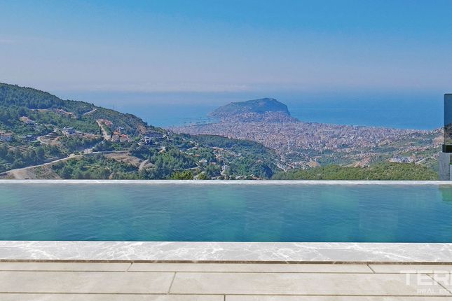Villa for sale in Tepe, Alanya, Antalya Province, Mediterranean, Turkey