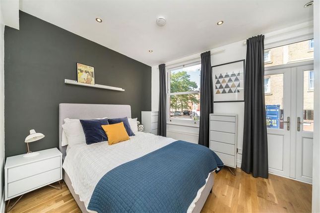 Flat 1, 49, Burney Street, London photo 4