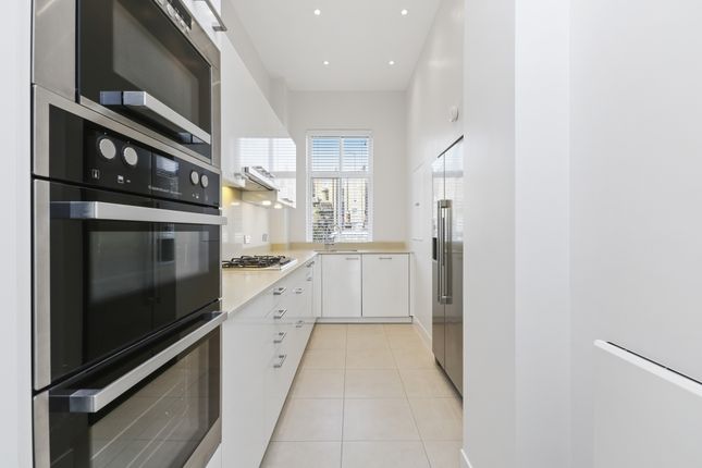 Flat D, 18, Montagu Street, London photo 3
