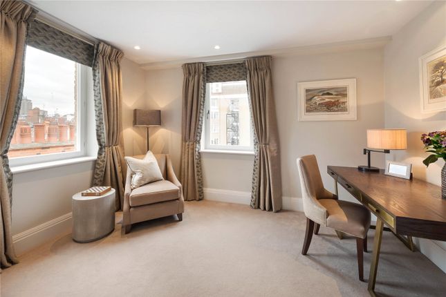 Flat for sale in Hans Place, London