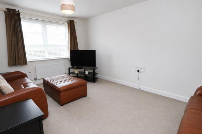57, Fetlock Drive, Bradford photo 3
