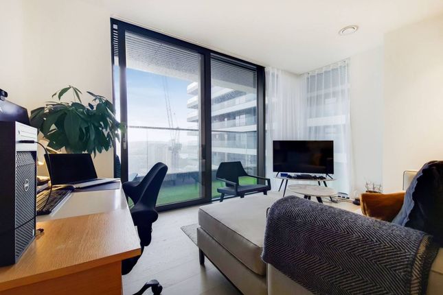 Flat for sale in Bagshaw Building, Wardian, Canary Wharf, London