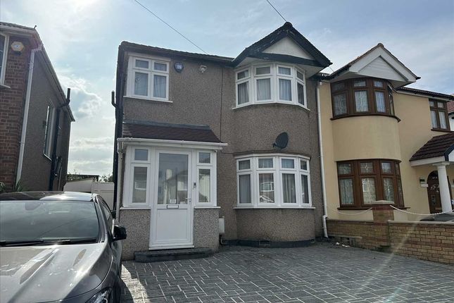 Property to rent in Uppingham Avenue, Stanmore