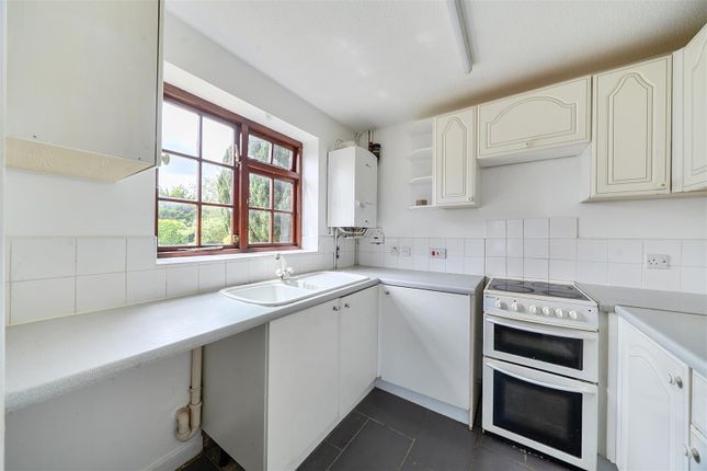 6, Richmond Way, Yeovil photo 3