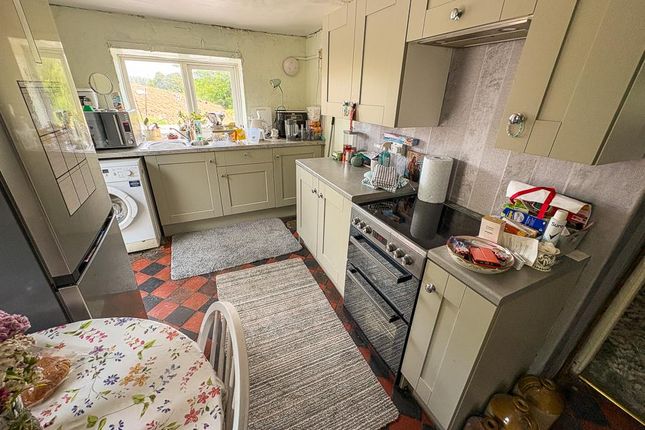Pantllydu Fawr, Pontyates Road, Llanelli photo 4