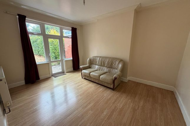17, Llanberis Grove, Nottingham photo 2