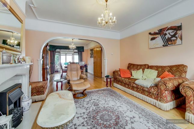 64 Queen Elizabeths Drive, Southgate photo 3