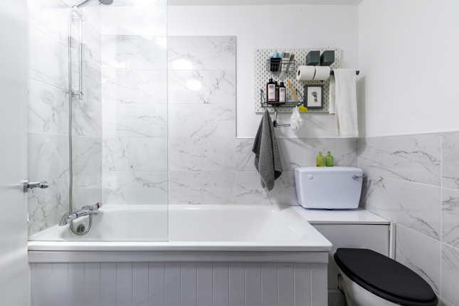 Flat 20 Grayswood Point,, Grayswood Point, Roehampton photo 5