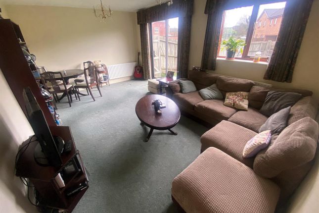 Terraced house for sale in Kenilworth Drive, Nuneaton