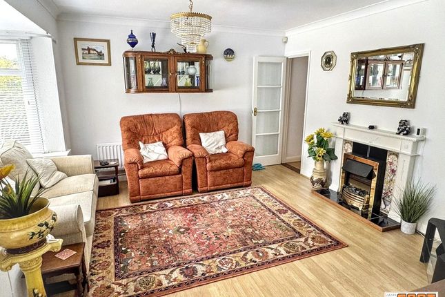 9, St. Leonards Avenue, Hayling Island photo 2