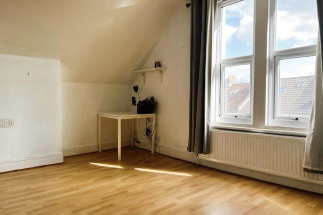 Flat to rent in Stackpool Road, Southville, Bristol