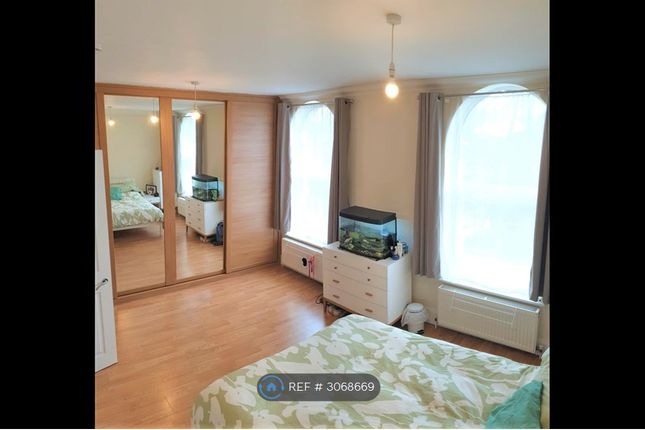 Flat C, Lavender Hill Clapham, London photo 5