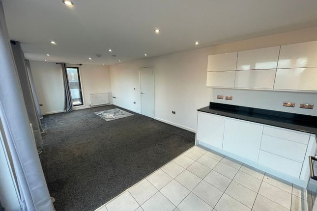 Flat 8, The School Yard 104A,, High Street, Birmingham photo 4