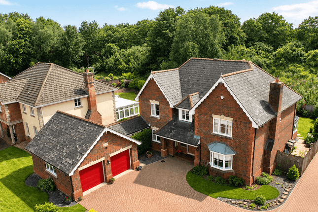 8 Walnut Grove, Crick, Caldicot photo 3