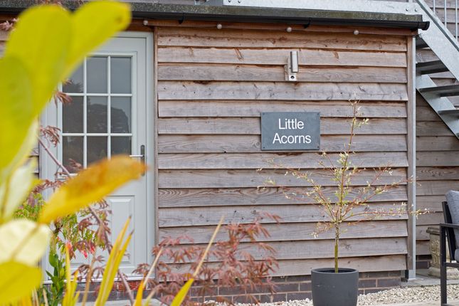 The Acorns, Callingwood, Burton-on-Trent photo 3