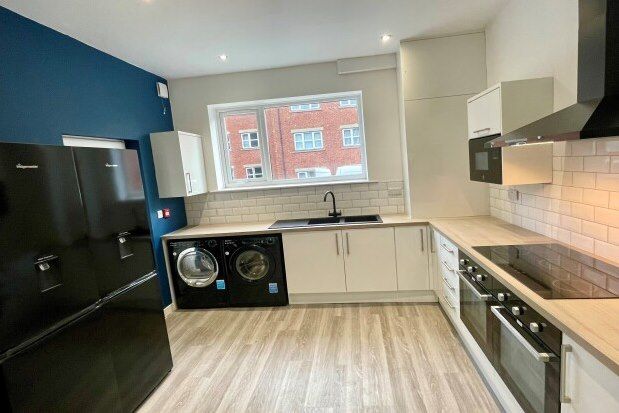 Room to rent in 33 Knowsley Street, Bury