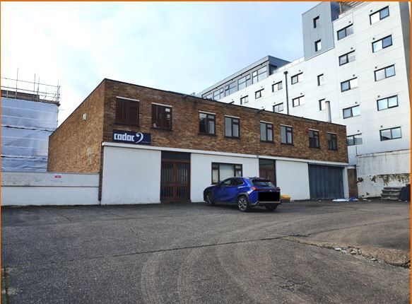 Thumbnail Commercial property to let in Stanley Street, Luton, Bedfordshire