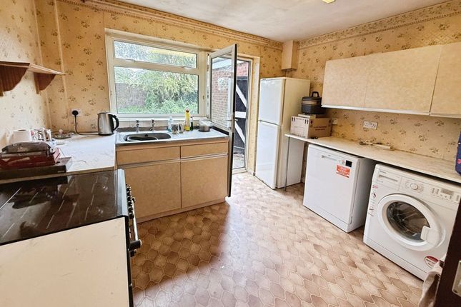 85 Vineyard Road, Newport photo 4