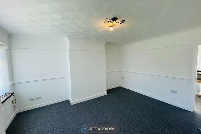 Chiltern Crescent, Warrington photo 3
