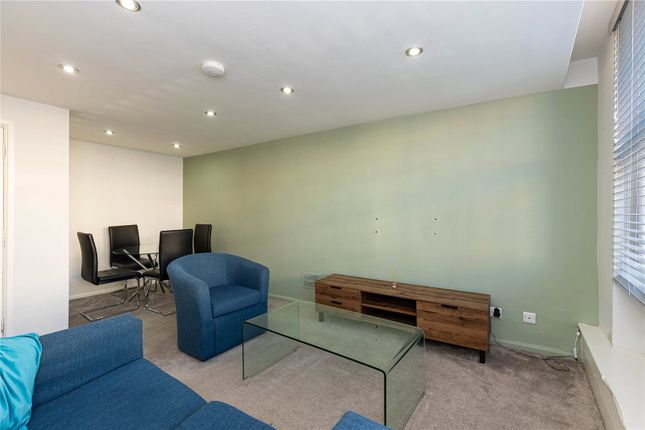 Flat 1b, 21-22,, Market Place, Staffordshire photo 4