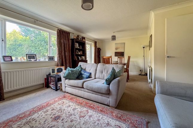 10, Russet Close, Alresford photo 2