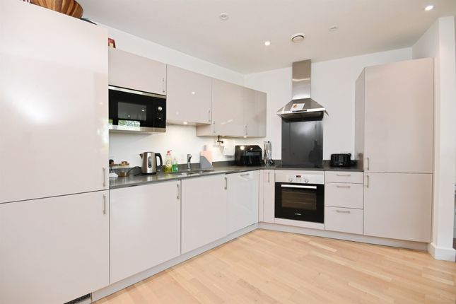 7, Eccles Court, Burgess Springs, CHELMSFORD photo 4