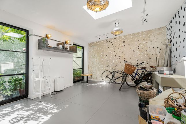 130 130A 130B, Acre Road, Kingston Upon Thames photo 4