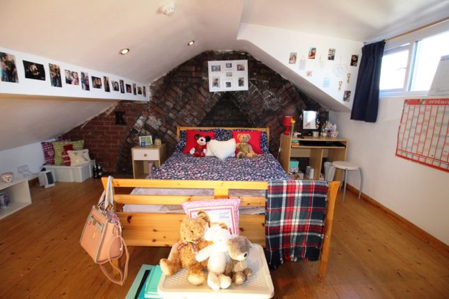 50, Cosmeston Street, Cardiff photo 3
