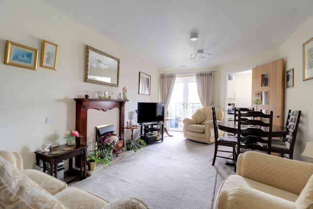 47 Deans Park Court Kingsway, Stafford photo 3
