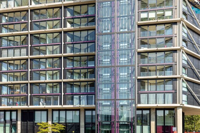 Riverlight Quay, Battersea, London photo 2