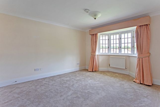 Detached house to rent in The Avenue, Ascot