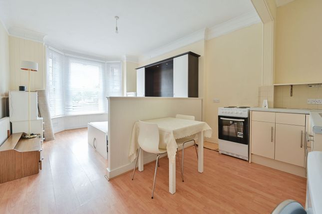 Queens Place, Watford photo 2