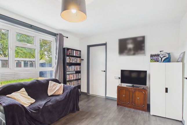 23 Shackleton Close, Barry photo 4