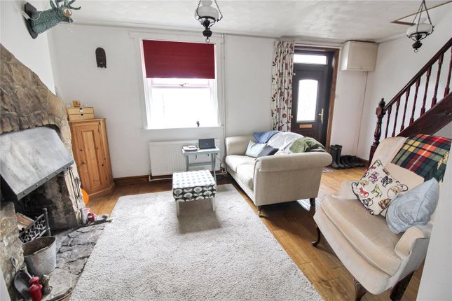 5, Hoggs Lane, Swindon photo 3
