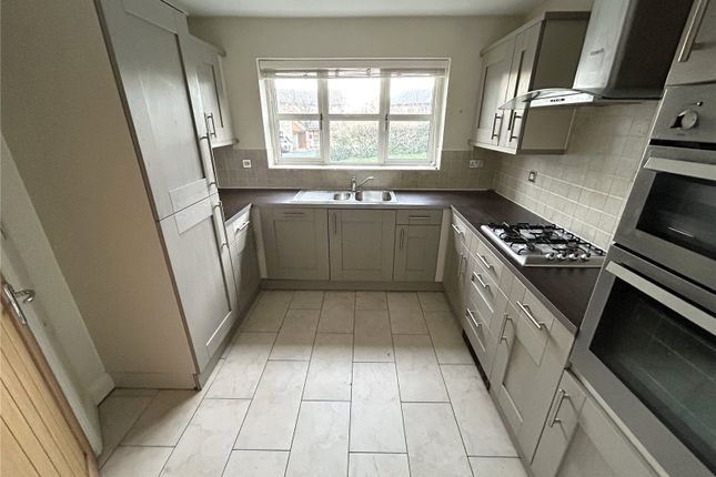 9, Chimes Court, Saddleworth photo 4