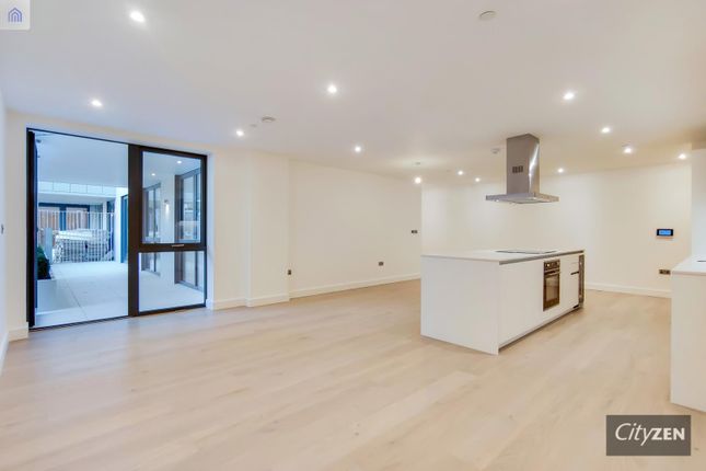 7, Clapham Place, 340A Clapham Road, London photo 2