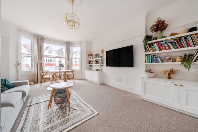 Flat B, 1, Eliot Park, London photo 2