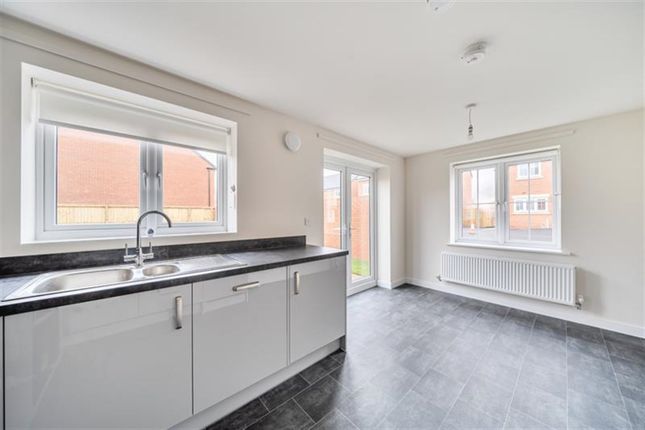 34, Sylvester Crescent, Costhorpe, Worksop photo 3