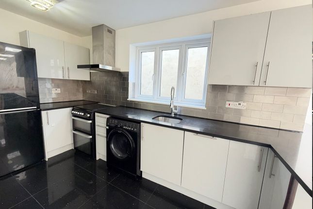 46a, Station Lane, HORNCHURCH photo 4