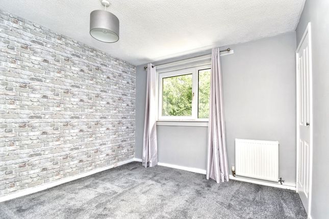 96 Hazel Road, Bonnybridge photo 4