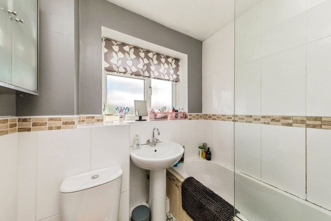 28, Randle Bennett Close, Cheshire photo 4