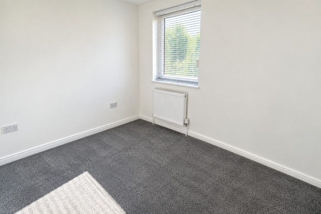 Hedgerley Court, Woking photo 4
